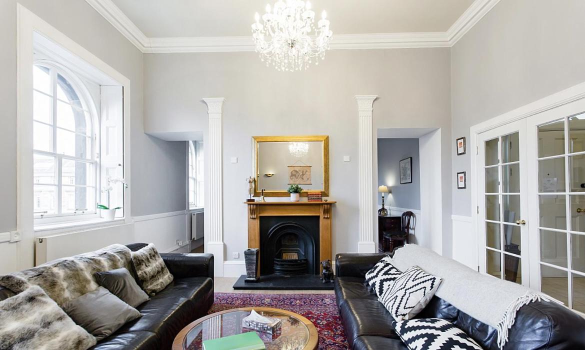Royal Mile Apartments Edinburgh Eksteriør billede